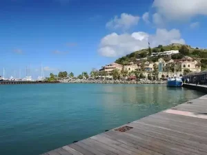 Koolbaai (Cole Bay), Sint Maarten: Commercieel en Wooncentrum